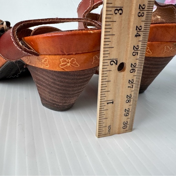 L’artiste philomena t-strap heeled sandals flower design and medallion size 37 - Picture 10 of 14